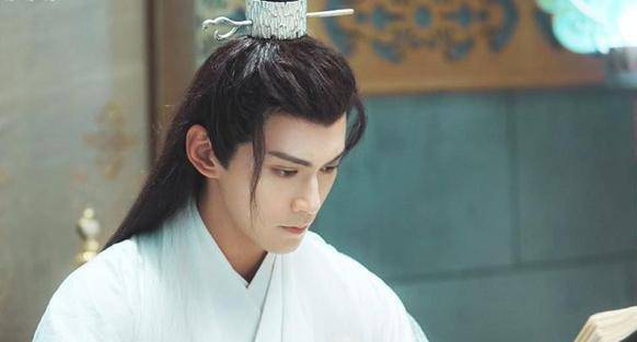 “星空体育app下载”
律诗的几种特殊押韵方式 辘轳韵、进退韵、葫芦韵、兼韵(图3)