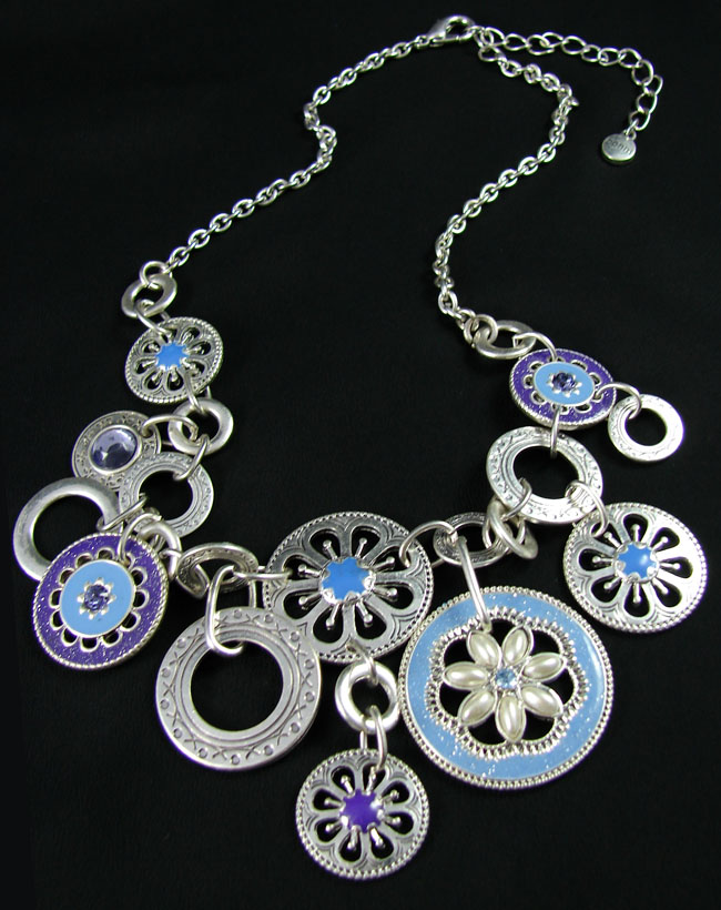 星空体育APP-送报本寺分韵得通字