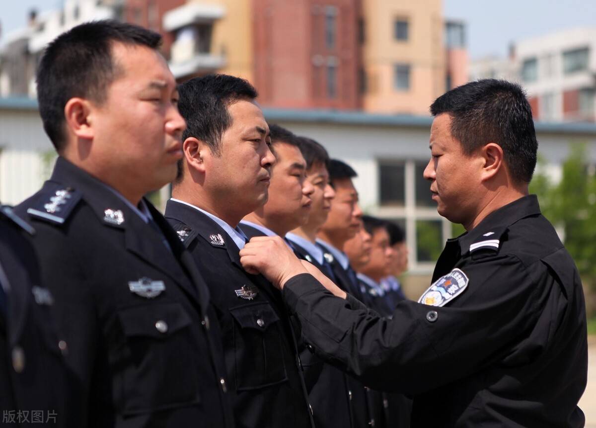 【星空体育APP】
公务员考狱警 好考吗？待遇怎么样？(图4)